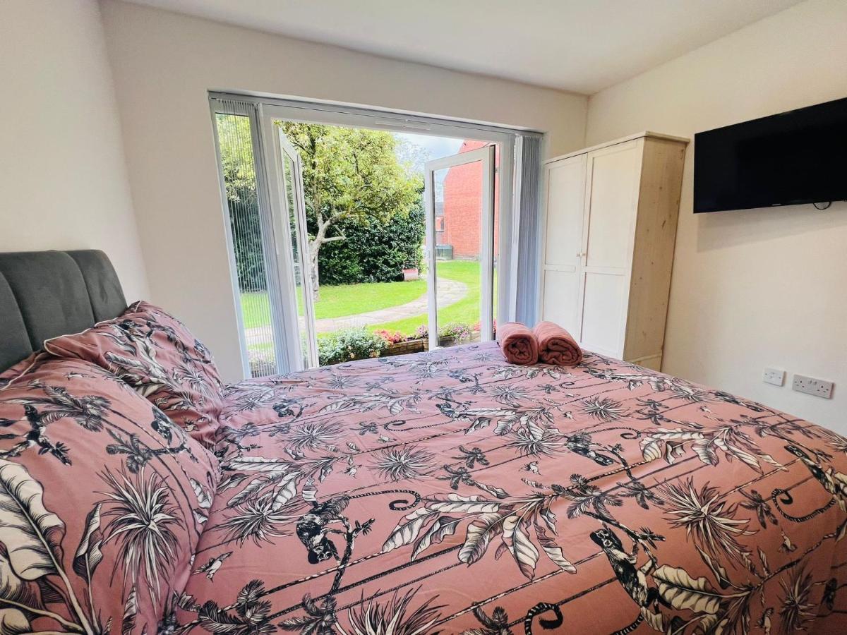 Selborne Studios Off Road Gated Parking كوفنتري المظهر الخارجي الصورة