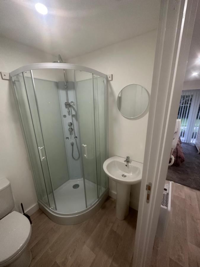Selborne Studios Off Road Gated Parking كوفنتري المظهر الخارجي الصورة