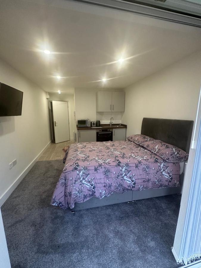 Selborne Studios Off Road Gated Parking كوفنتري المظهر الخارجي الصورة