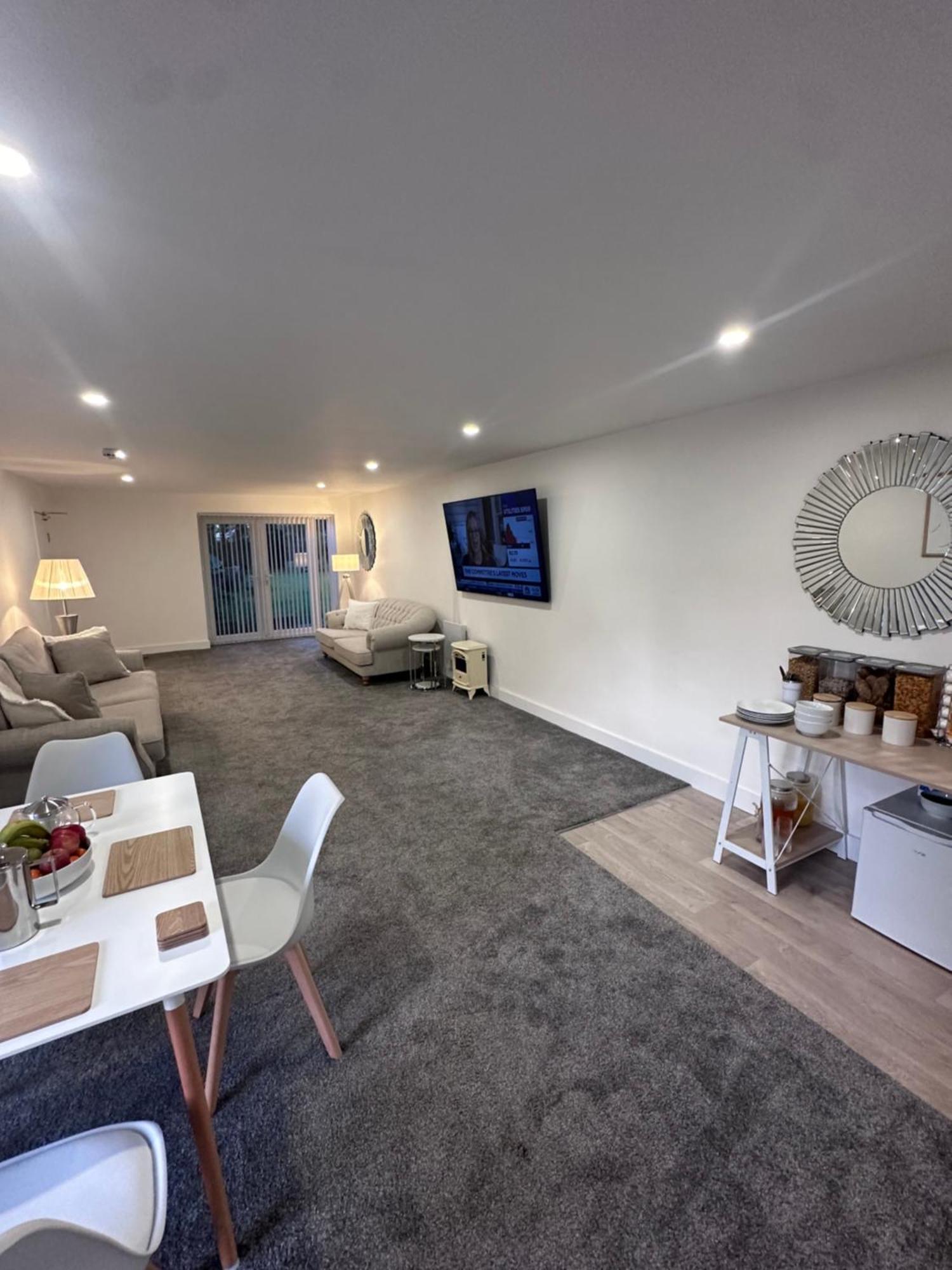 Selborne Studios Off Road Gated Parking كوفنتري المظهر الخارجي الصورة