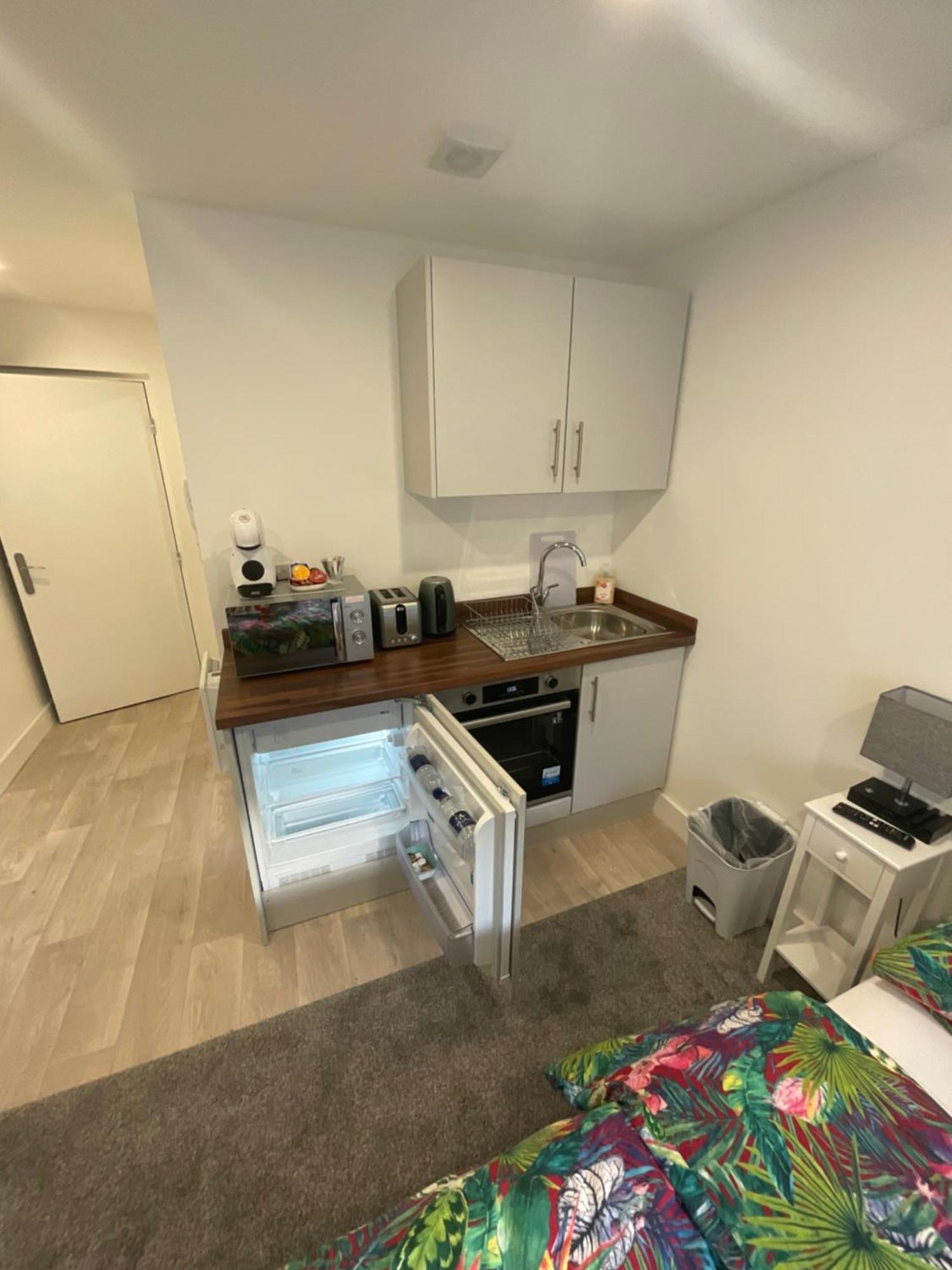 Selborne Studios Off Road Gated Parking كوفنتري المظهر الخارجي الصورة